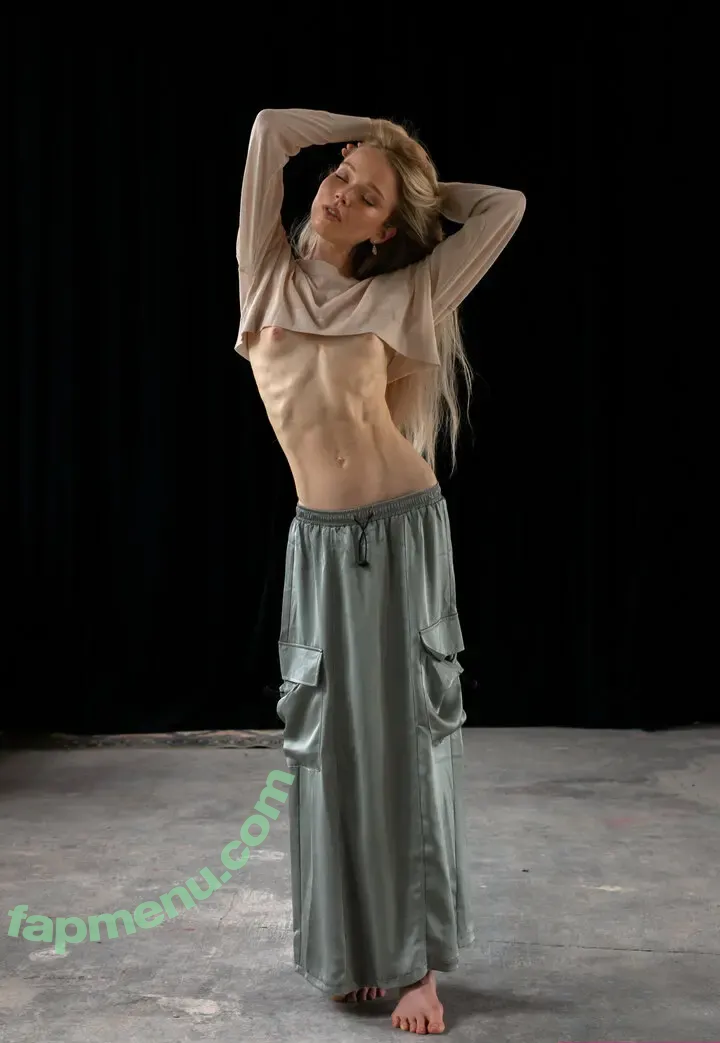 Cosima Beil nude photo #0100 (cosimabeil)