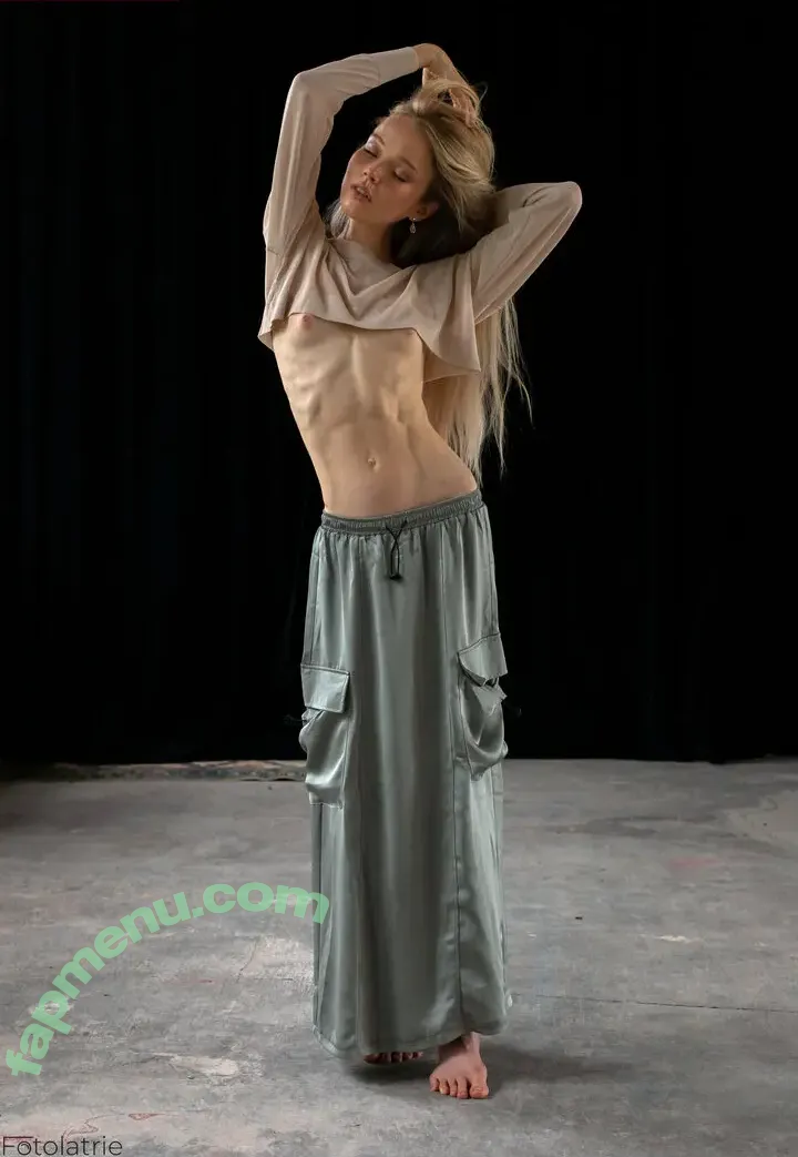 Cosima Beil nude photo #0101 (cosimabeil)