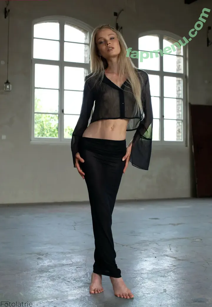 Cosima Beil nude photo #0106 (cosimabeil)