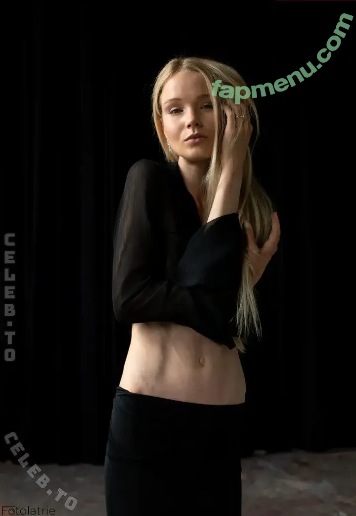 Cosima Beil nude photo #0120 (cosimabeil)