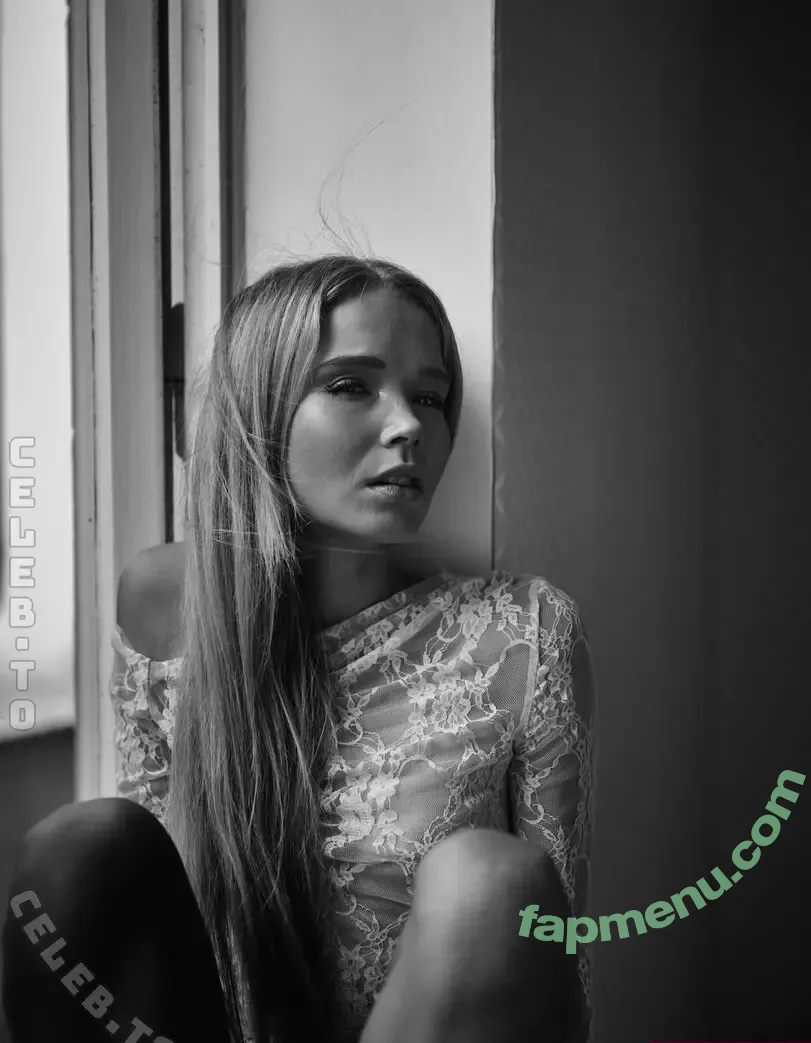 Cosima Beil nude photo #0136 (cosimabeil)