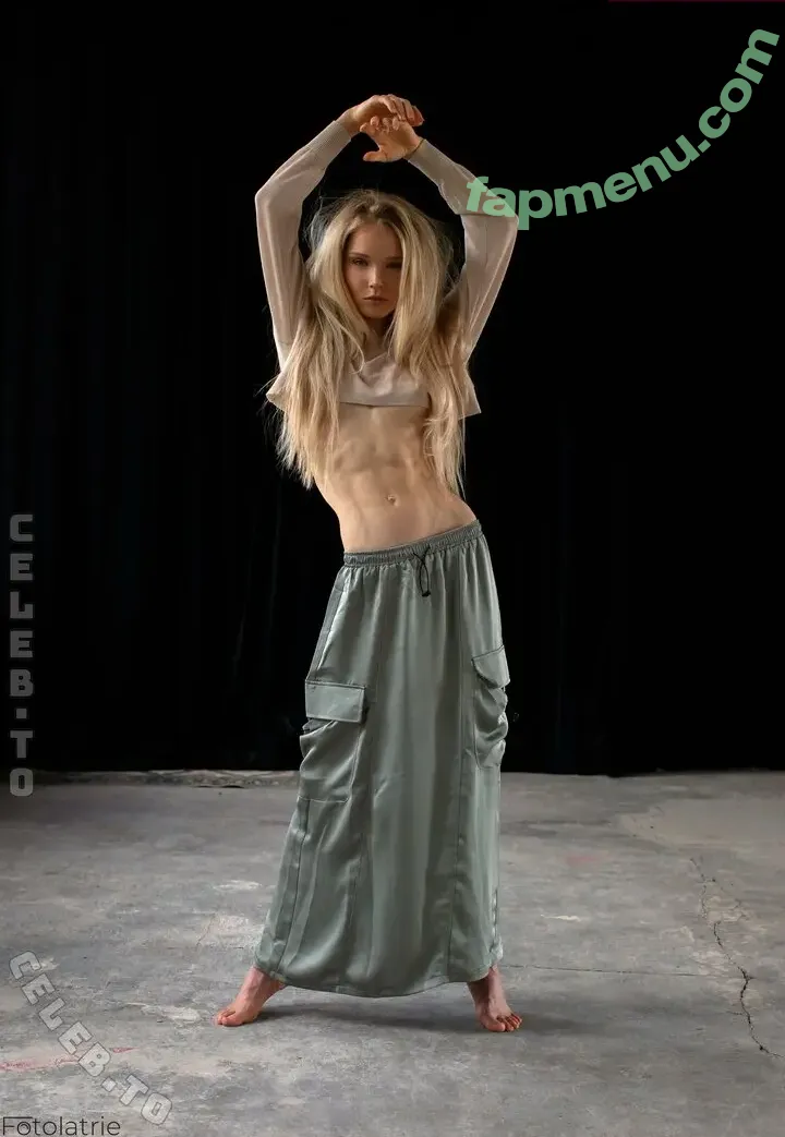 Cosima Beil nude photo #0142 (cosimabeil)