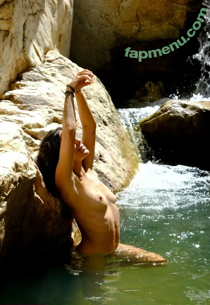cosmic_rain nude photo #0007 (cosmic_rain)
