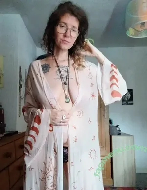 cosmicmoonpixie / cosmic_pixie_ nude photo #0024