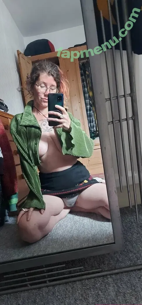 cosmicmoonpixie nude photo #0001 (cosmic_pixie_)