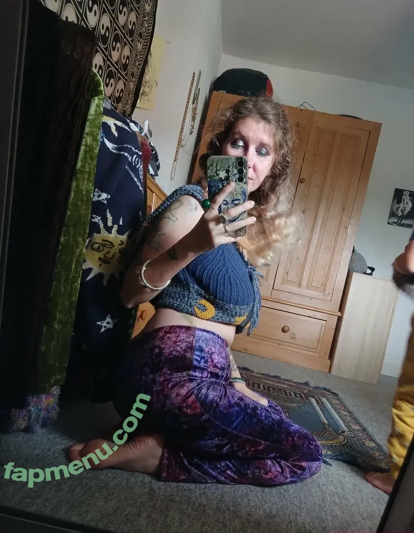cosmicmoonpixie nude photo #0052 (cosmic_pixie_)