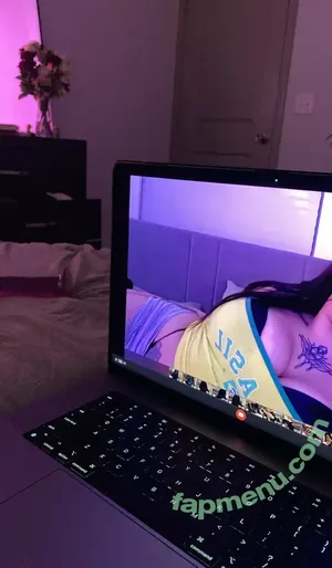 cosmicnat95 / cosmicbabeee___ nude photo #0013