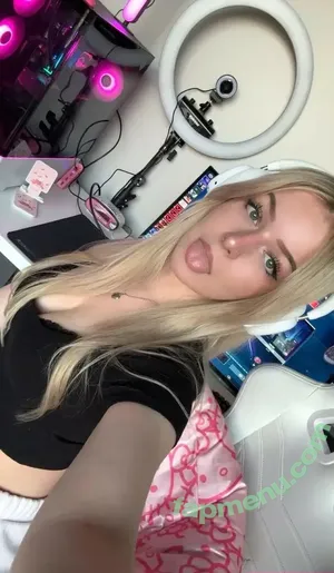 Cosplaysis / sismellow nude photo #0042