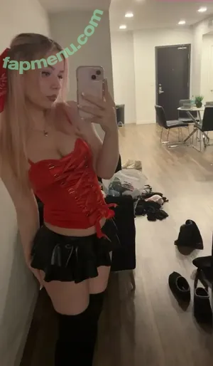 Cosplaysis / sismellow nude photo #0048