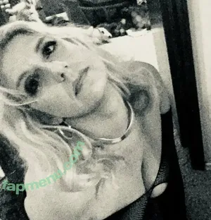 costume_bitch1 / elizabethhurley1 nude photo #0004