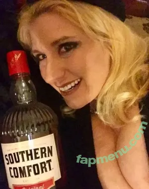 costume_bitch1 / elizabethhurley1 nude photo #0007