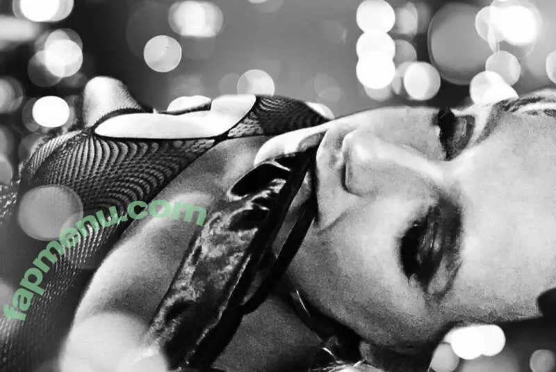 costume_bitch1 nude photo #0006 (elizabethhurley1)