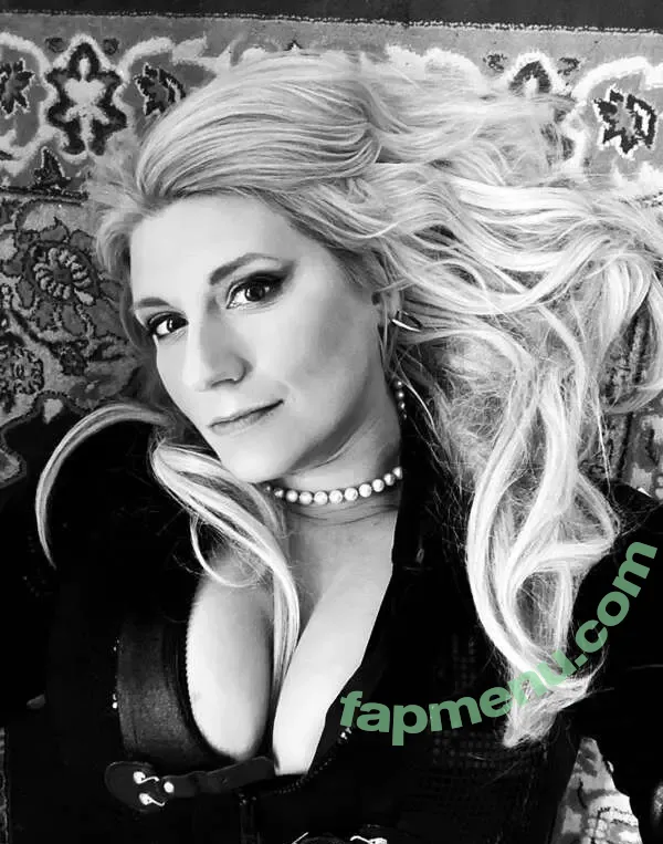 costume_bitch1 nude photo #0037 (elizabethhurley1)