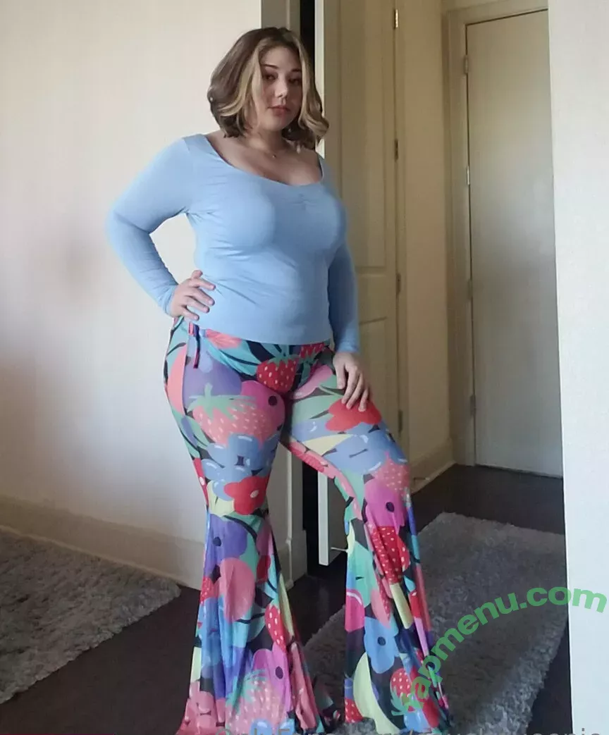 couchqueenie nude photo #0091 (couchqueenie)