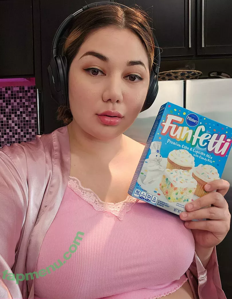 couchqueenie nude photo #0494 (couchqueenie)