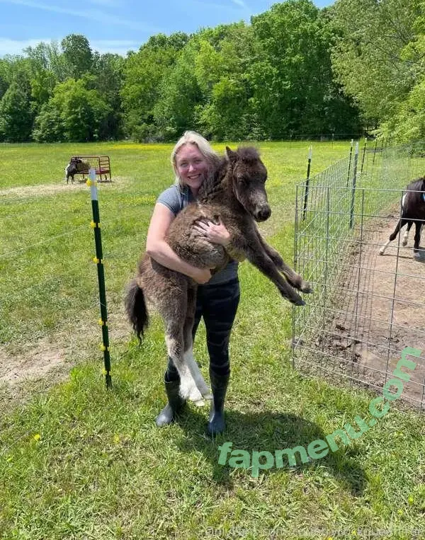 Country Cock Queen nude photo #0001 (bridget_bozeman69 / countrycockqueen)