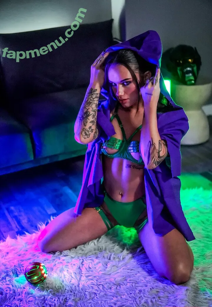courteneyboyes nude photo #0017 (courteneyboyes)