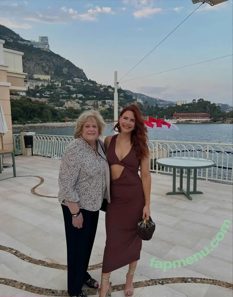 Courtney Hope nude photo #0490 (TheCourtneyHope / courtneylove0210)