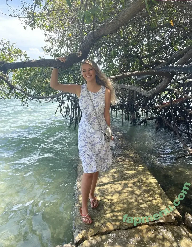 Courtney Knill nude photo #0043 (courtneyknill / courtneyknillusa)