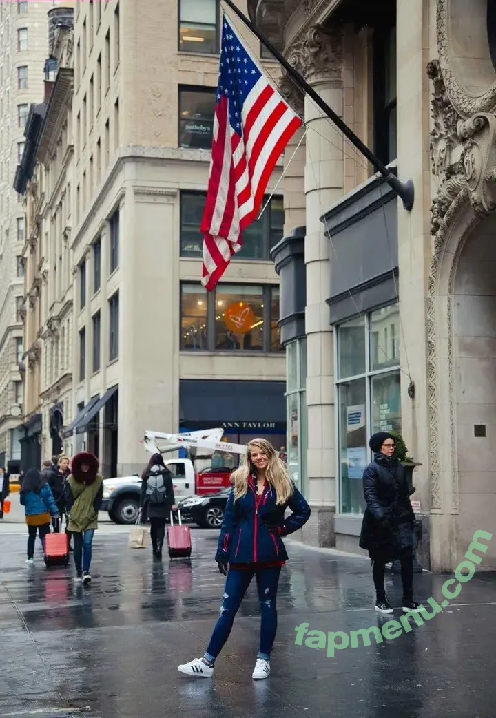 Courtney Knill nude photo #0100 (courtneyknill / courtneyknillusa)