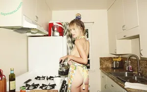 Courtney Kocak / cocopeepshow nude photo #0001