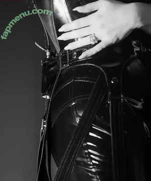 Courtney LaPlante / Spiritbox Singer / courtneylaplante nude photo #0481