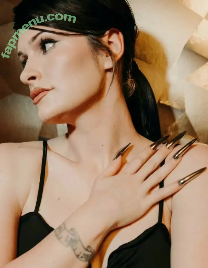 Courtney LaPlante nude photo #0438 (Spiritbox Singer / courtneylaplante)