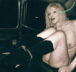 Courtney Love / Courtney / courtneylove nude photo #0124