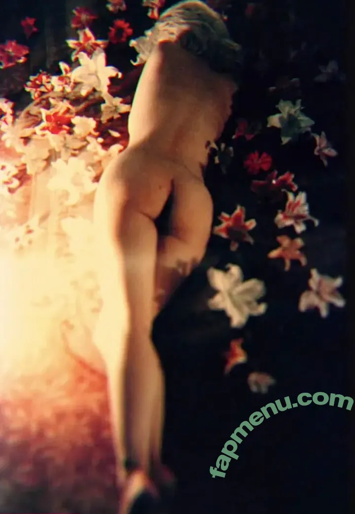 Courtney Love nude photo #0085 (courtney / courtneylove)