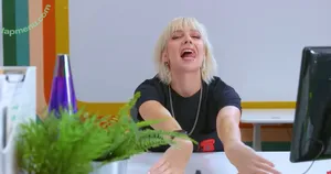 Courtney Miller / co_mill / courtney.miller / typicalvlogs nude photo #0001