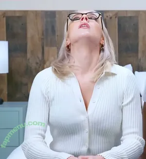 Courtney Miller / co_mill / courtney.miller / typicalvlogs nude photo #0002