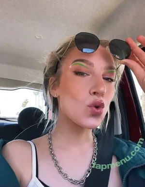 Courtney Miller / co_mill / courtney.miller / typicalvlogs nude photo #0008