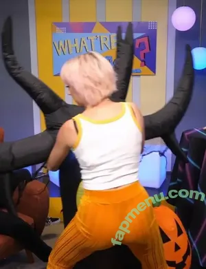 Courtney Miller / co_mill / courtney.miller / typicalvlogs nude photo #0055