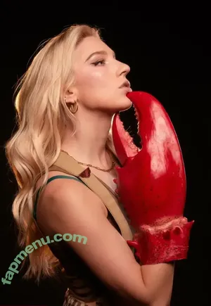 Courtney Miller / co_mill / courtney.miller / typicalvlogs nude photo #0120