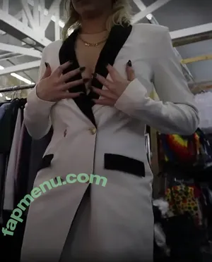 Courtney Miller / co_mill / courtney.miller / typicalvlogs nude photo #0183