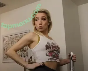 Courtney Miller / co_mill / courtney.miller / typicalvlogs nude photo #0185