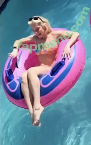 Courtney Miller / co_mill / courtney.miller / typicalvlogs nude photo #0217