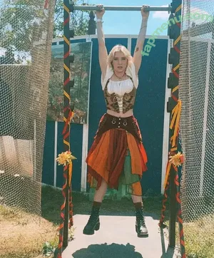 Courtney Miller / co_mill / courtney.miller / typicalvlogs nude photo #0226