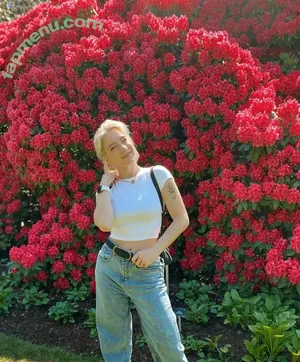 Courtney Miller / co_mill / courtney.miller / typicalvlogs nude photo #0242