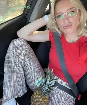 Courtney Miller / co_mill / courtney.miller / typicalvlogs nude photo #0286