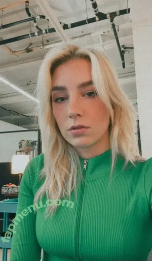 Courtney Miller / co_mill / courtney.miller / typicalvlogs nude photo #0296