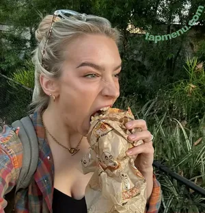 Courtney Miller / co_mill / courtney.miller / typicalvlogs nude photo #0347