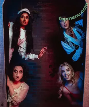 Courtney Miller / co_mill / courtney.miller / typicalvlogs nude photo #0358