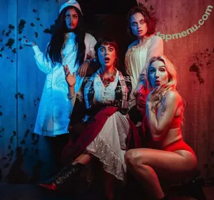 Courtney Miller / co_mill / courtney.miller / typicalvlogs nude photo #0367