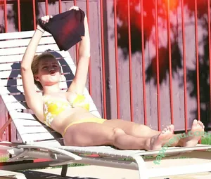 Courtney Miller / co_mill / courtney.miller / typicalvlogs nude photo #0392