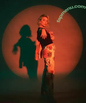 Courtney Miller / co_mill / courtney.miller / typicalvlogs nude photo #0421