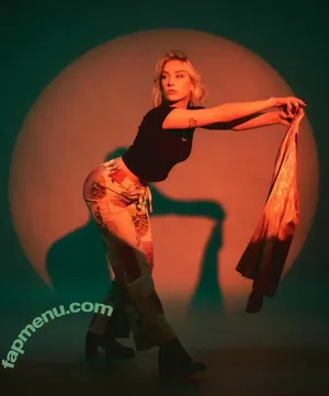 Courtney Miller / co_mill / courtney.miller / typicalvlogs nude photo #0422