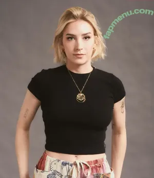 Courtney Miller / co_mill / courtney.miller / typicalvlogs nude photo #0423