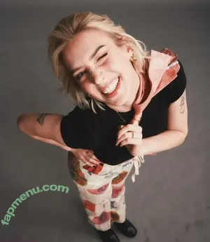 Courtney Miller / co_mill / courtney.miller / typicalvlogs nude photo #0427