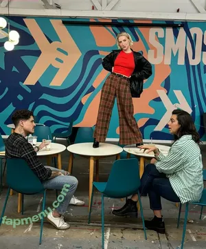 Courtney Miller / co_mill / courtney.miller / typicalvlogs nude photo #0433